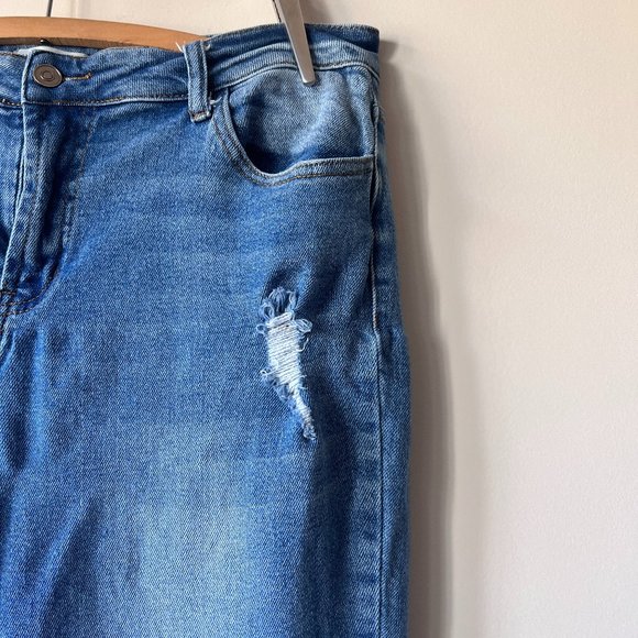 Gently Worn but Lovingly Cared For Mom Jeans by Hammer Jeans Los Angeles - Picture 3 of 10
